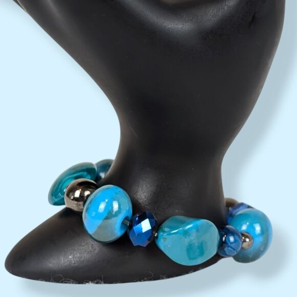 Blue Glass & Metallic Stretch Bracelet - Picture 3 of 4